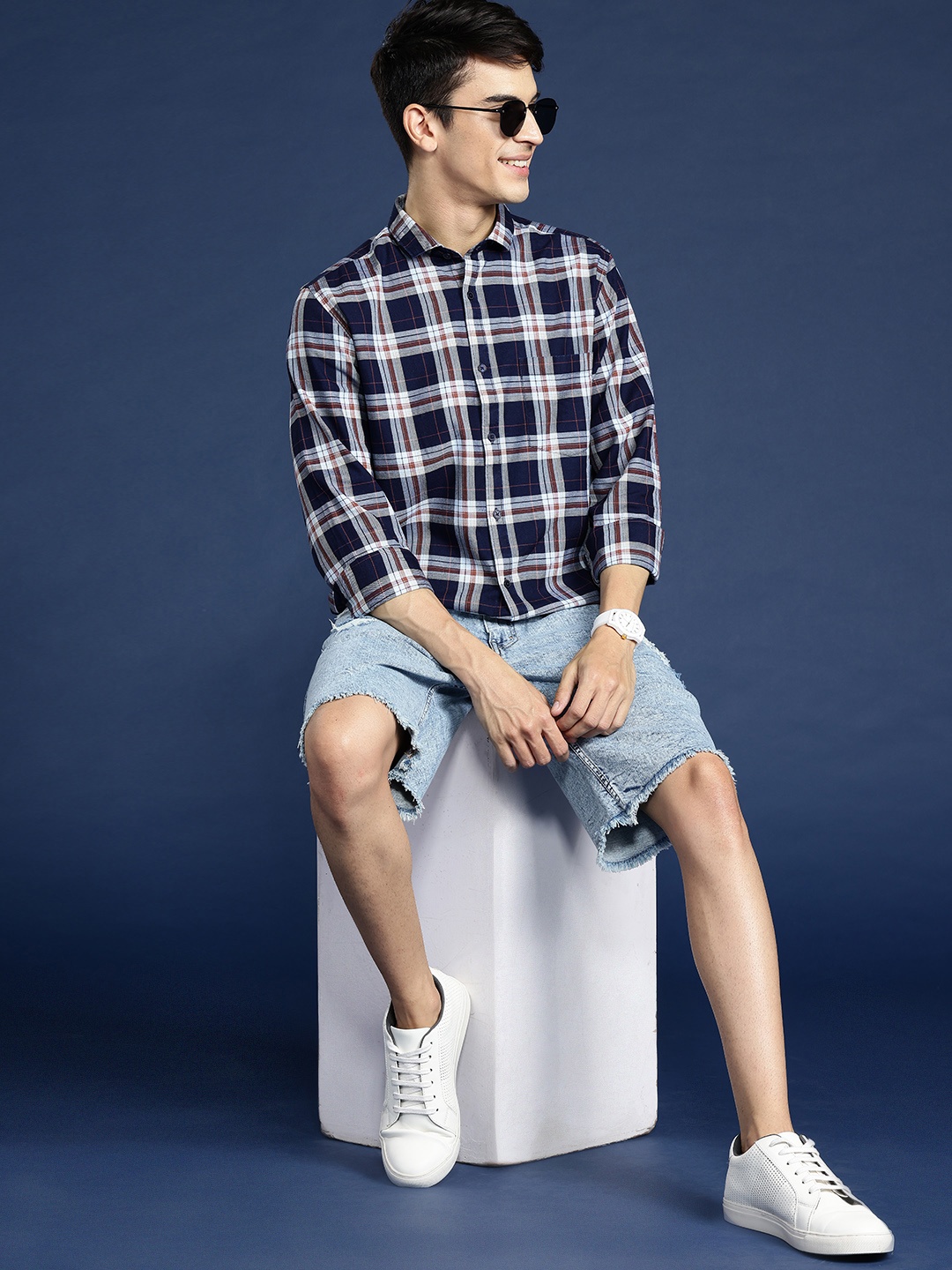 

Mast & Harbour Men Standard Checked Pure Cotton Casual Shirt, Navy blue