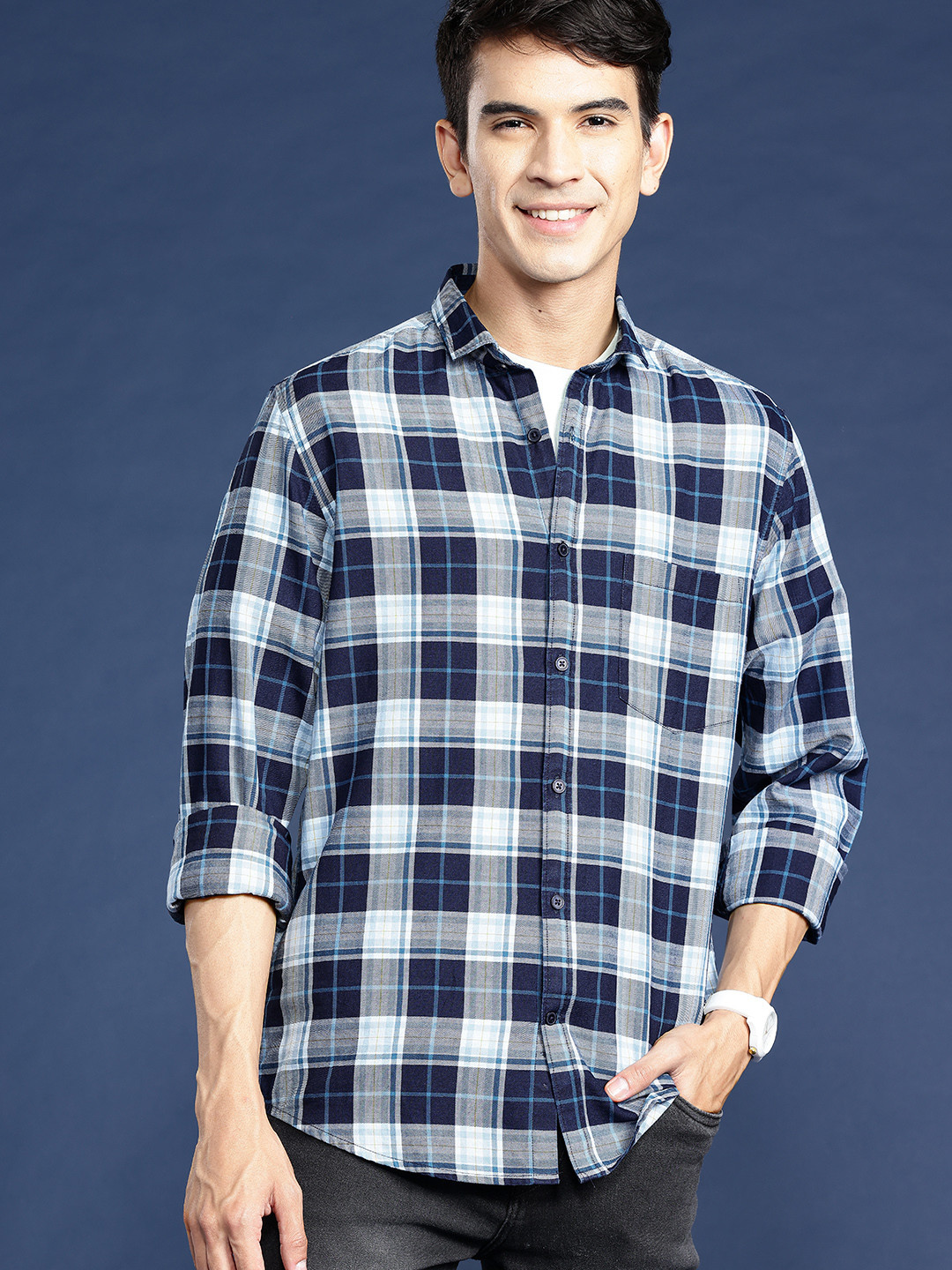 

Mast & Harbour Men Standard Checked Pure Cotton Casual Shirt, Navy blue
