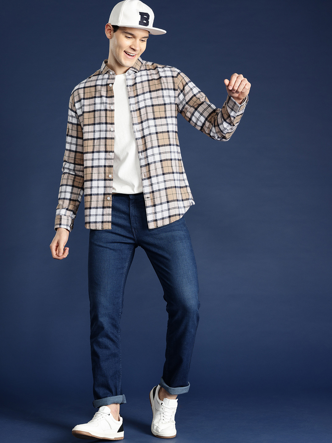 

Mast & Harbour Men Standard Tartan Checked Cotton Casual Shirt, Beige