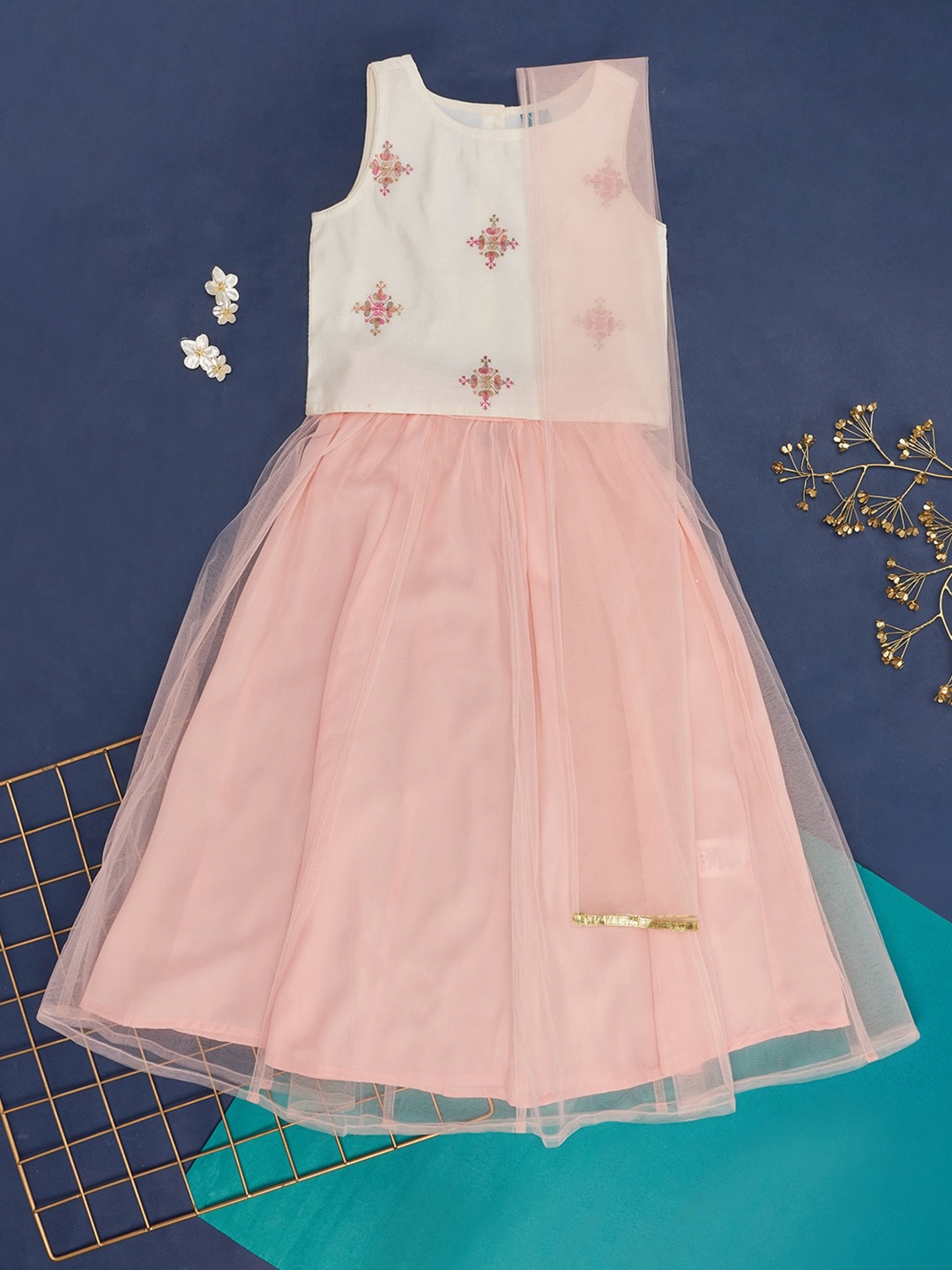 

YU by Pantaloons Girls Embroidered Ready To Wear Lehenga & Blouse With Dupatta, Pink