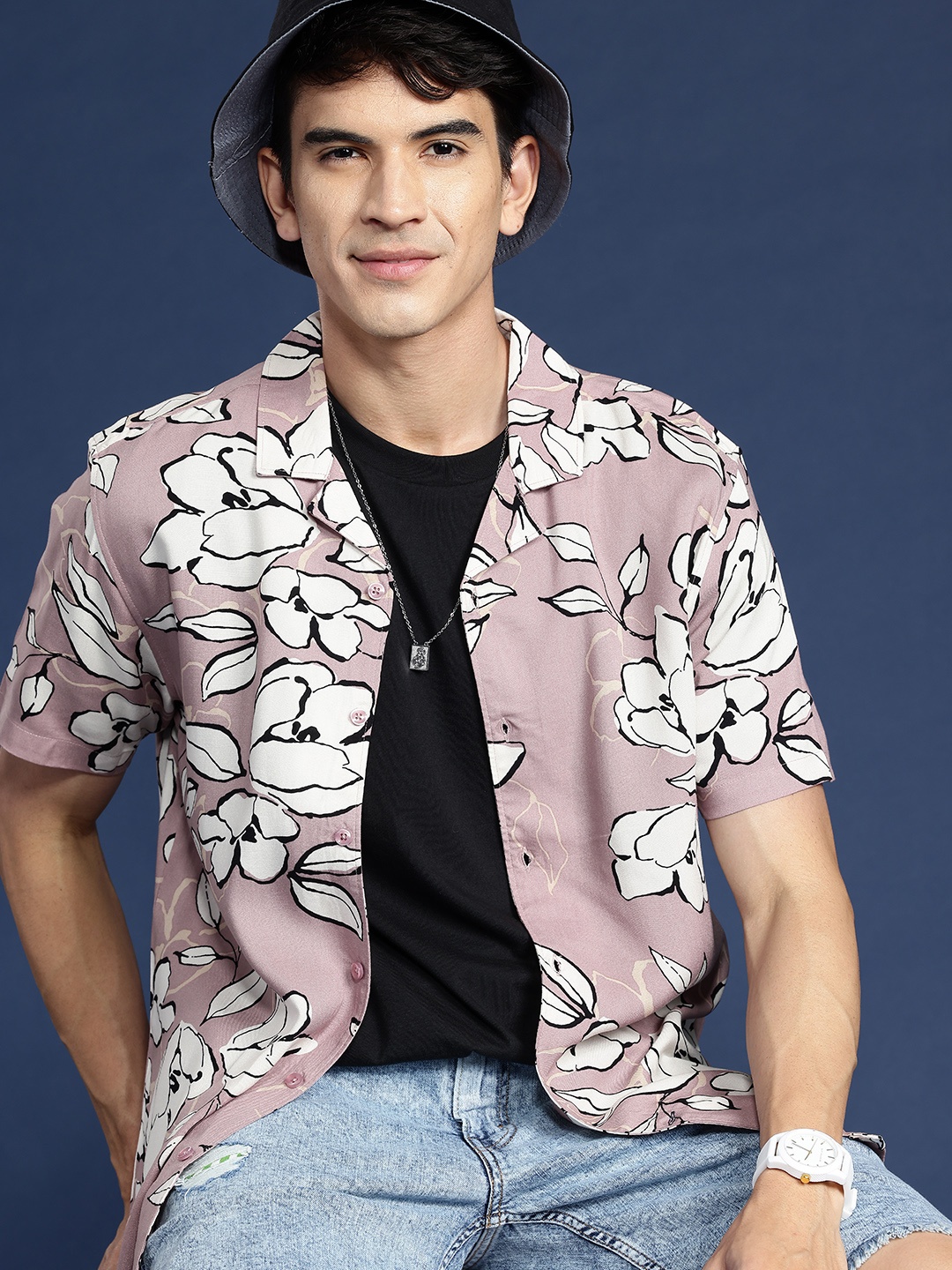 

Mast & Harbour Men Standard Floral Printed Cuban Collar Casual Shirt, Pink