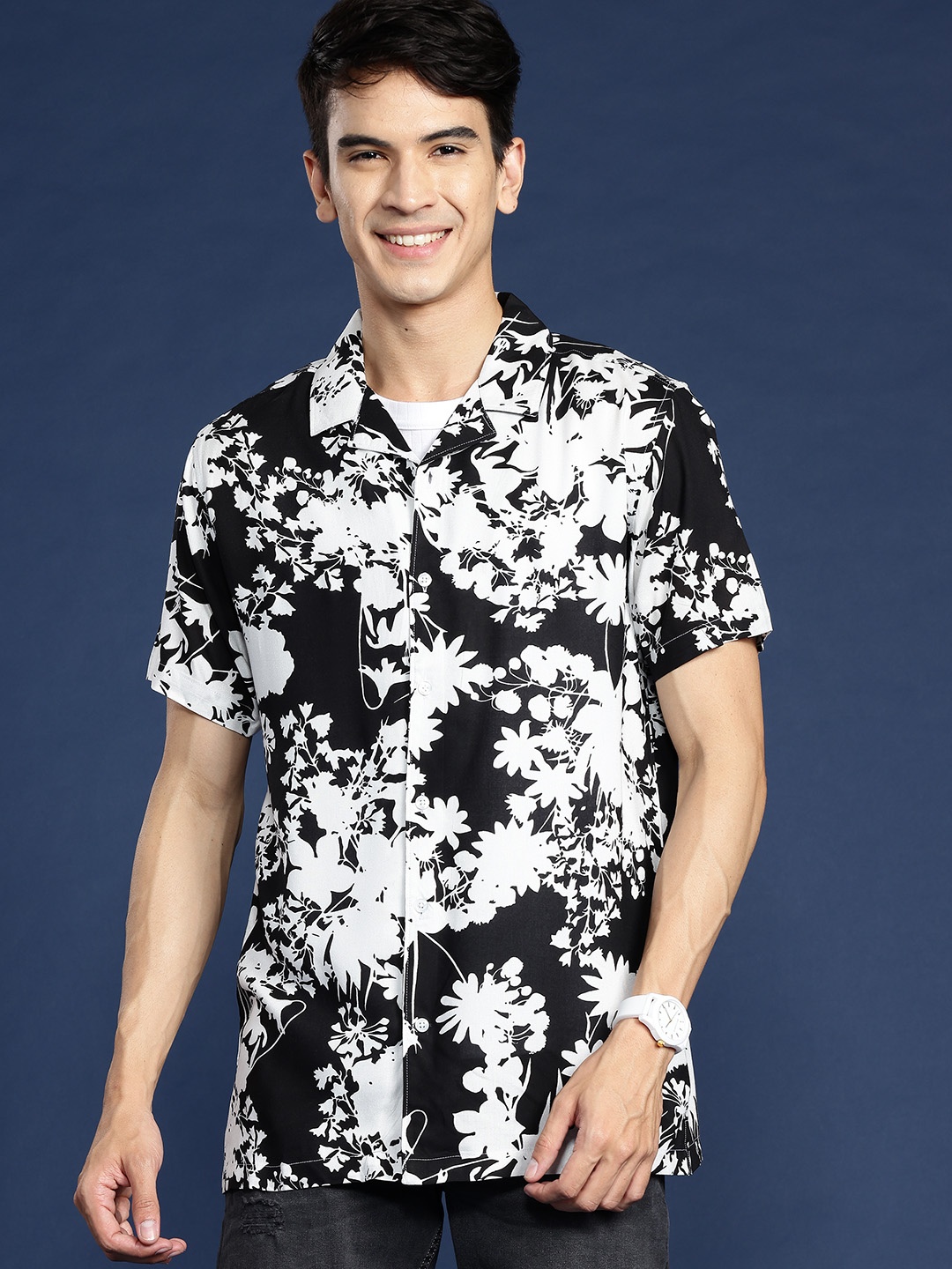 

Mast & Harbour Men Standard Floral Printed Cuban Collar Casual Shirt, Black