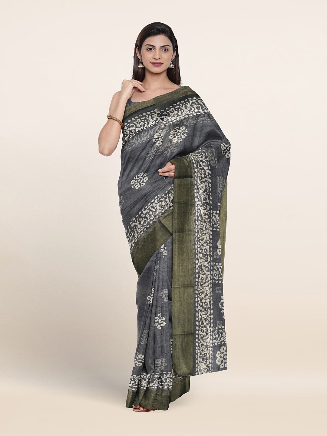 

Pothys Floral Printed Saree, Grey