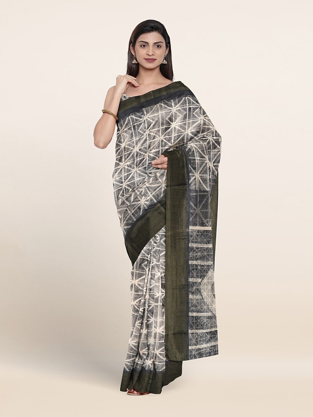 

Pothys Geometric Printed Saree, Grey