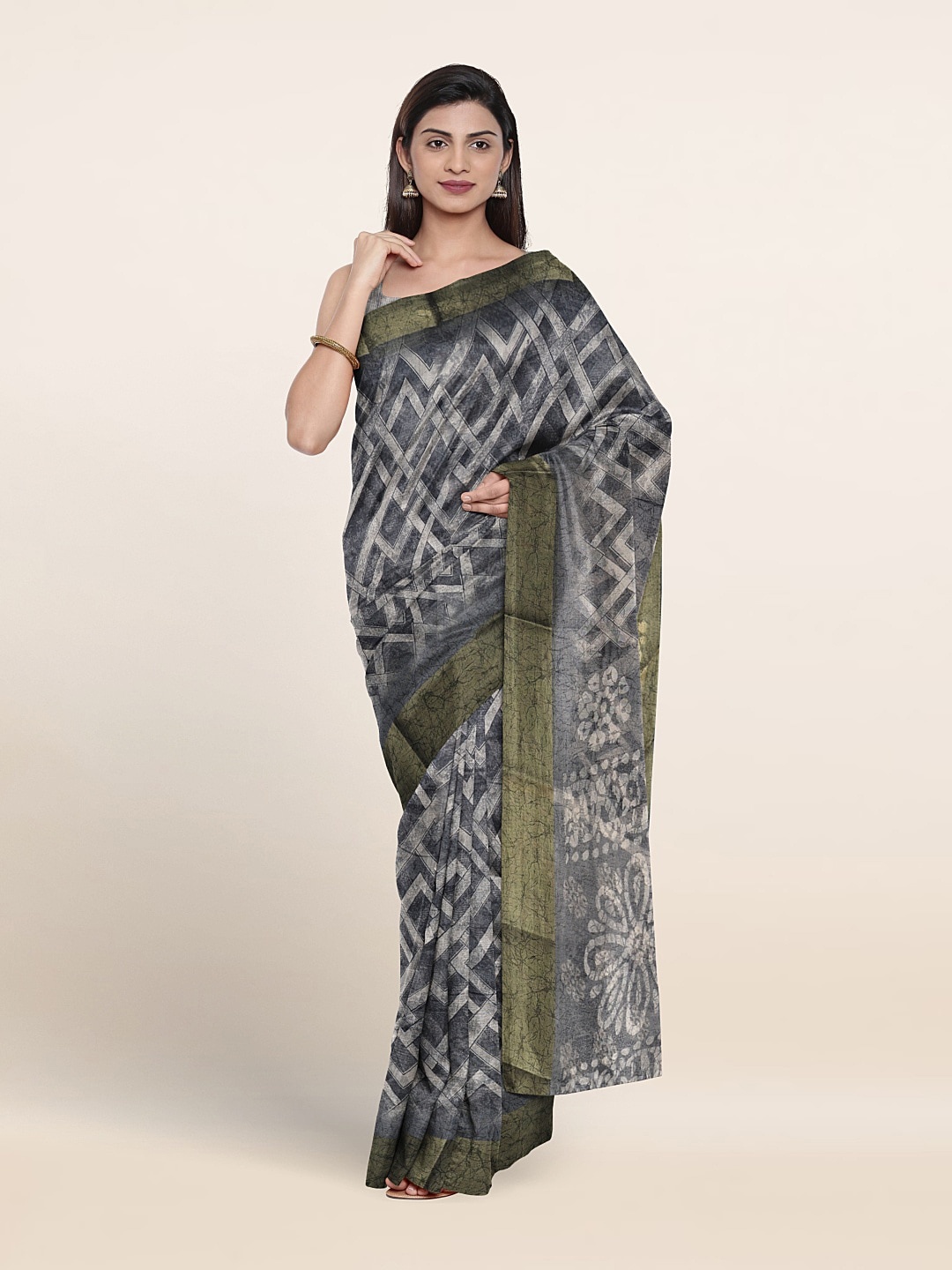 

Pothys Geometric Printed Saree, Grey