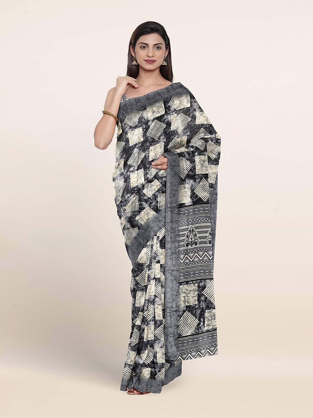 

Pothys Geometric Printed Saree, Grey