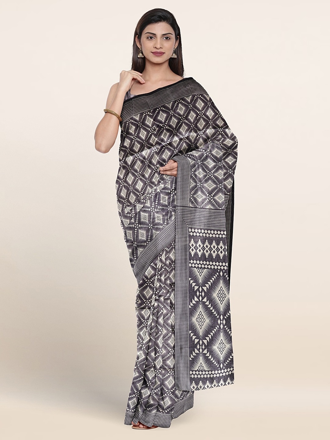 

Pothys Geometric Printed Saree, Grey