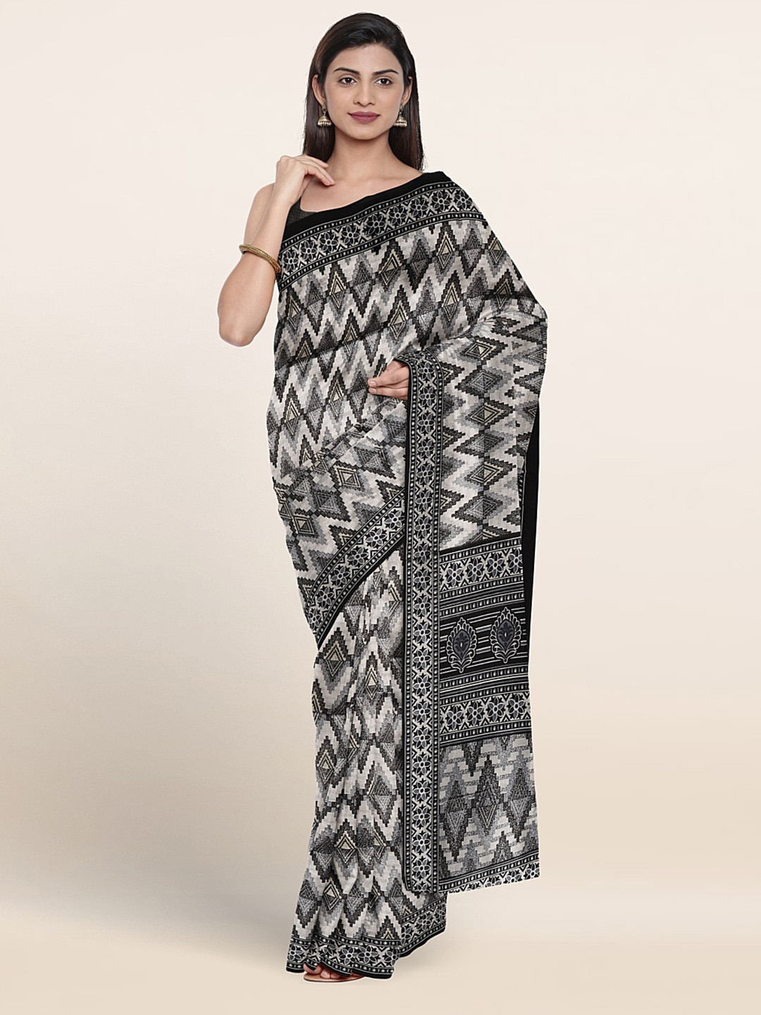 

Pothys Geometric Printed Saree, Grey