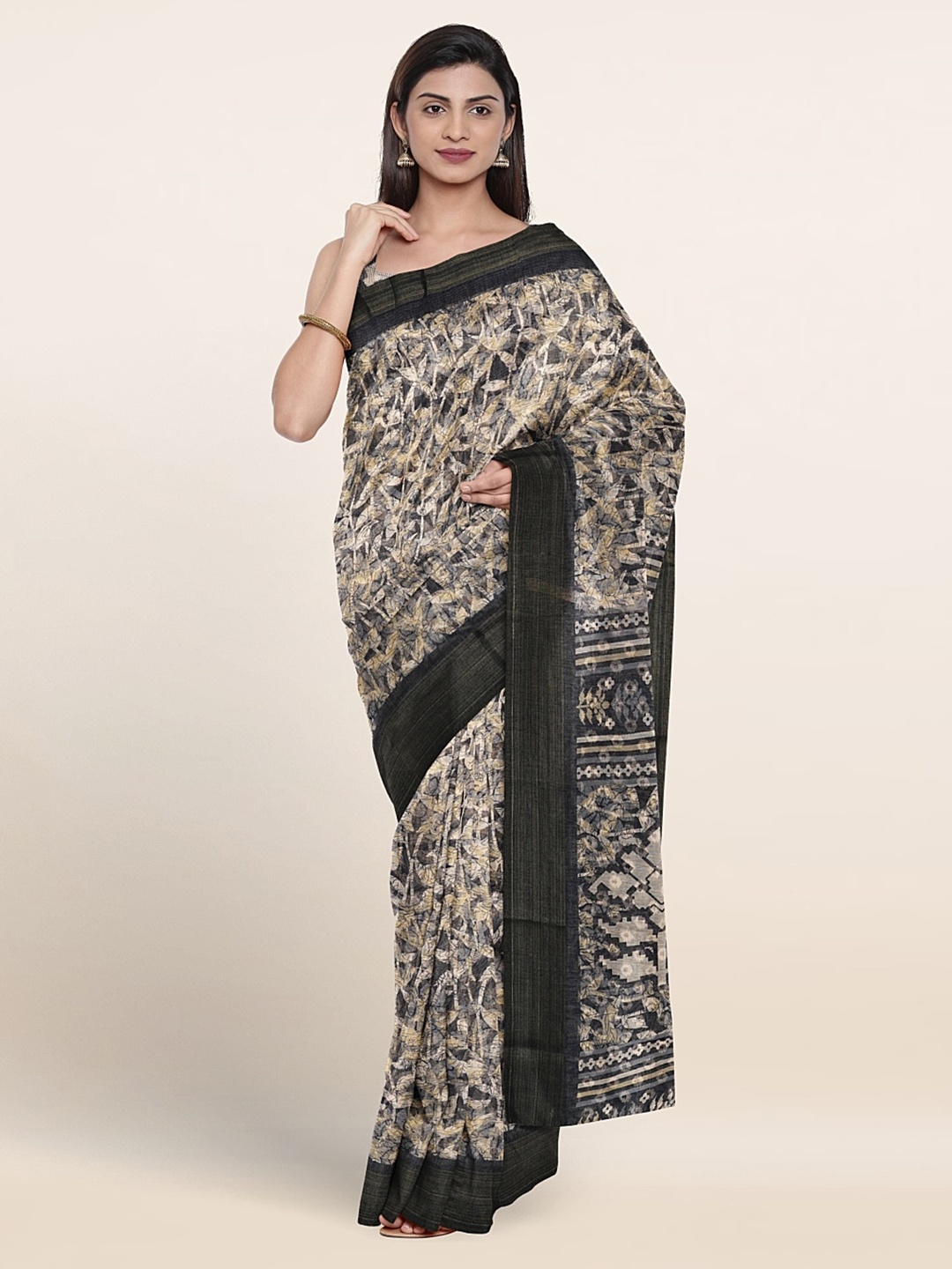 

Pothys Floral Printed Saree, Black