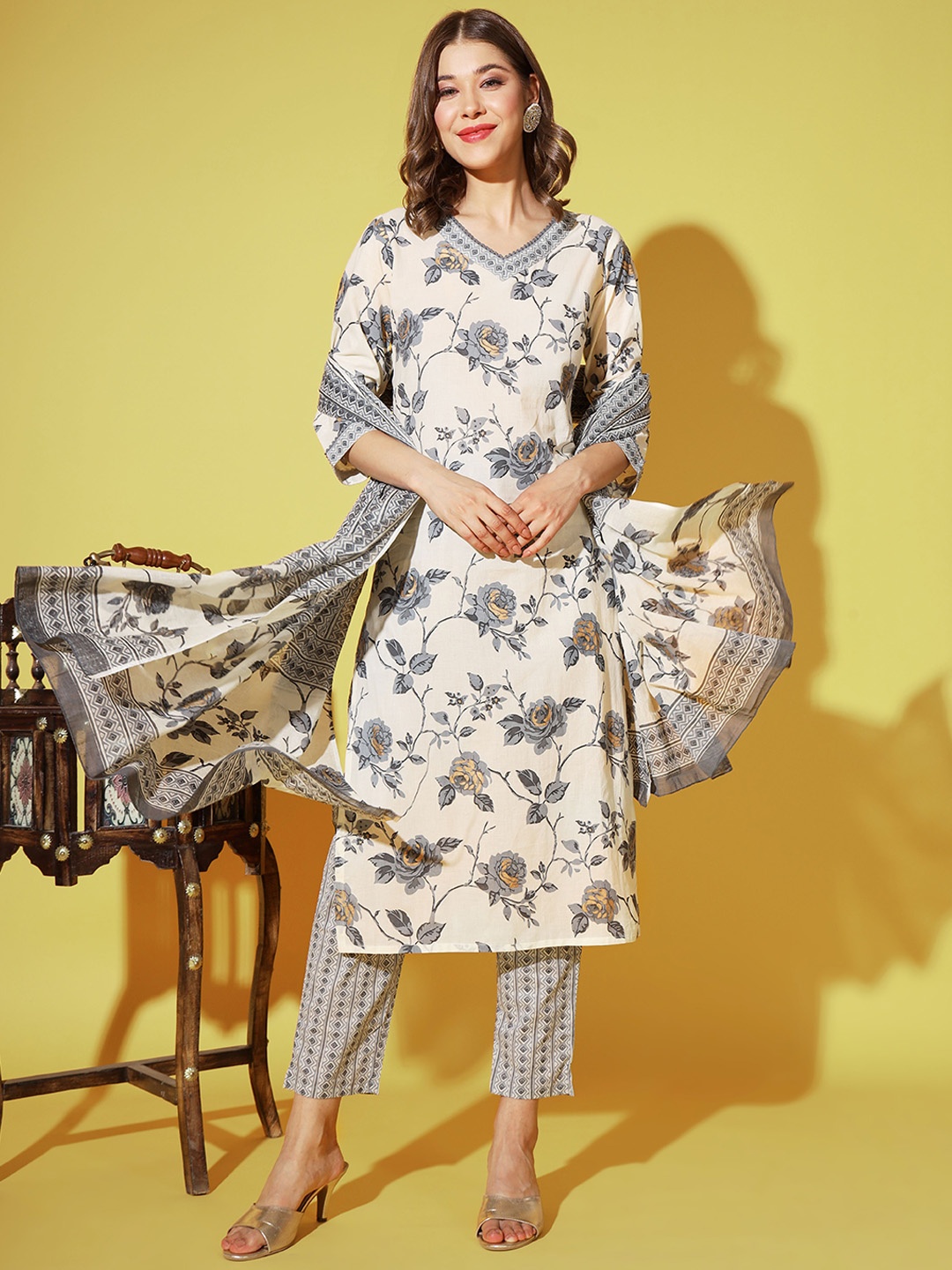 

Vbuyz Floral Printed V-Neck Regular Kurta with Trousers & Dupatta, Grey