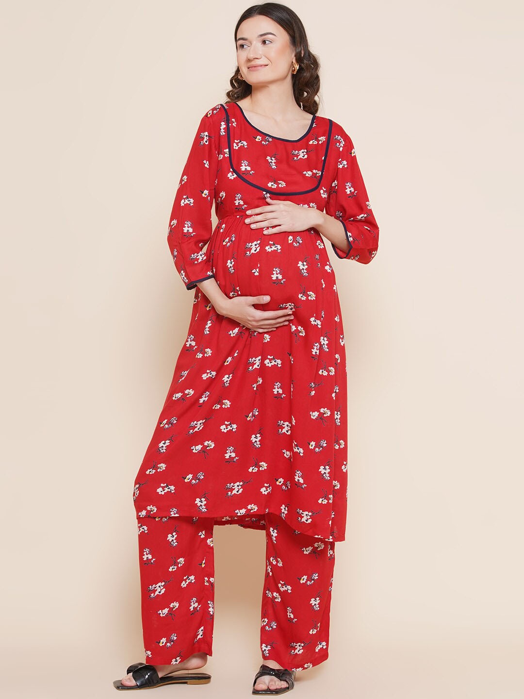

Mine4Nine Floral Printed Maternity Kurta With Palazzos & Baby Wrapper Set, Red
