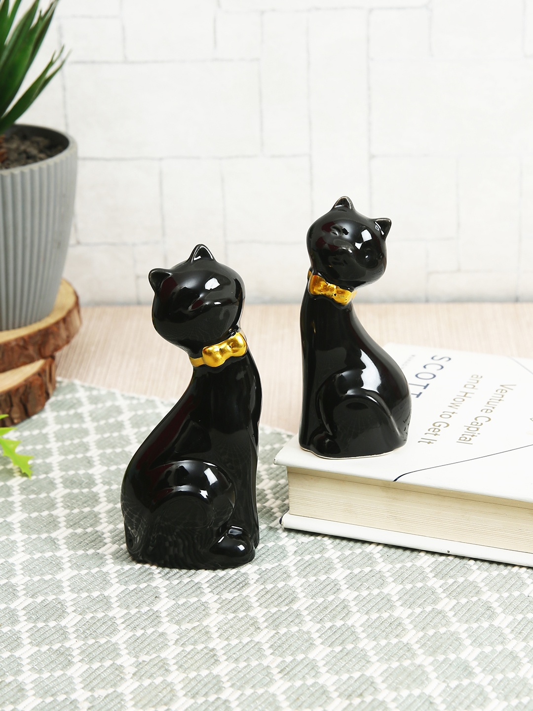 

TIED RIBBONS Set of 2 Mother Cat with Child Statue Ceramic Showpiece, Black