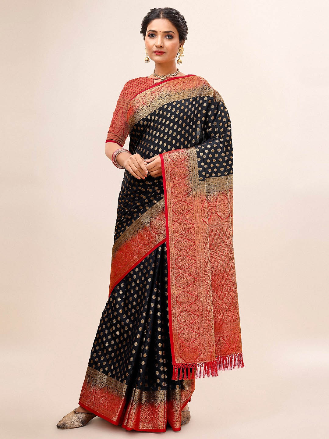 

Mitera Ethnic Motifs Woven Design Zari Saree, Black