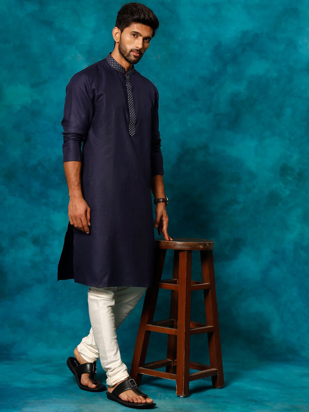 

VASTRAMAY Geometric Yoke Design Regular Kurta With Churidar, Navy blue