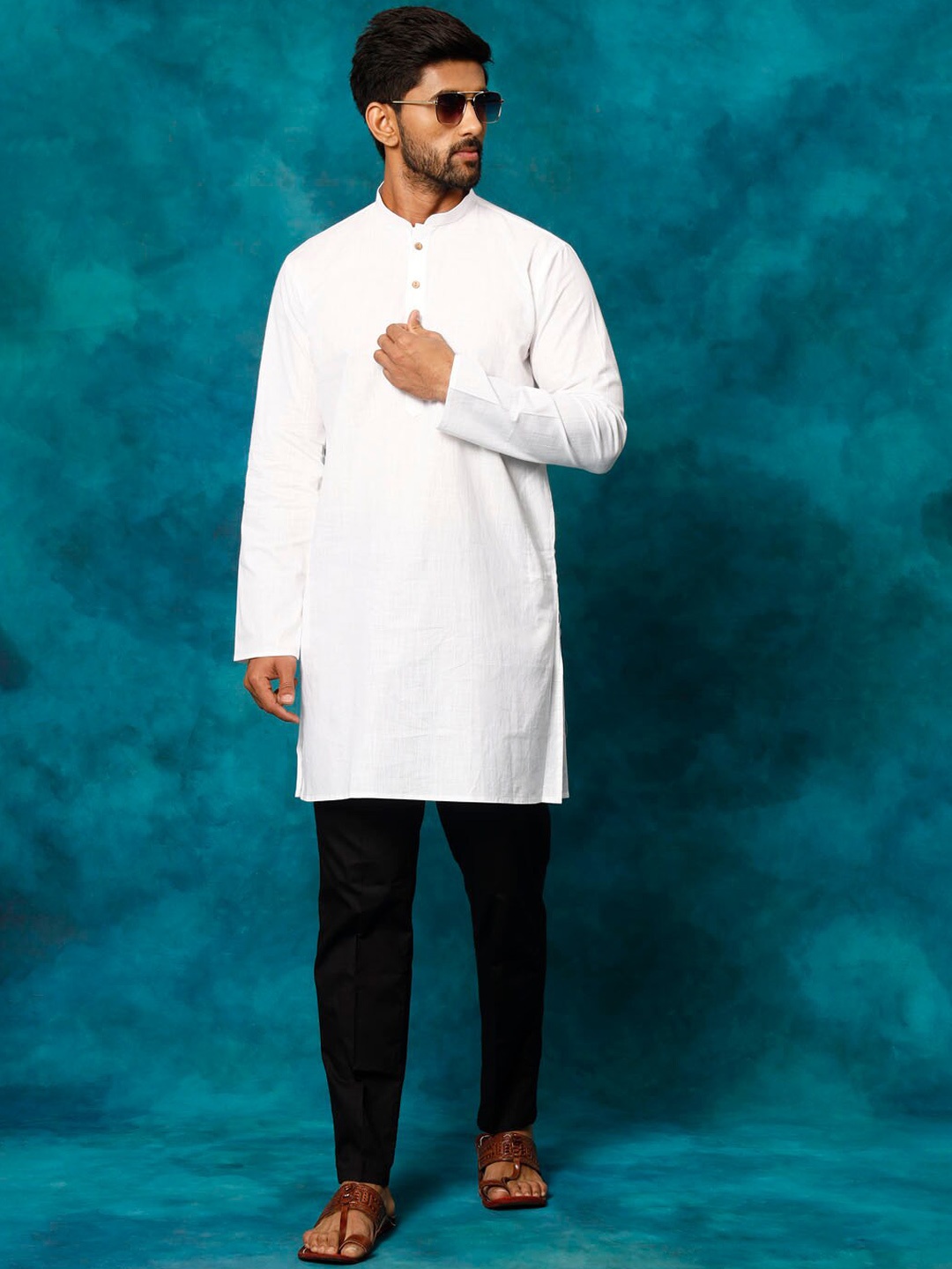 

VASTRAMAY Mandarin Collar Regular Kurta With Pyjamas, White