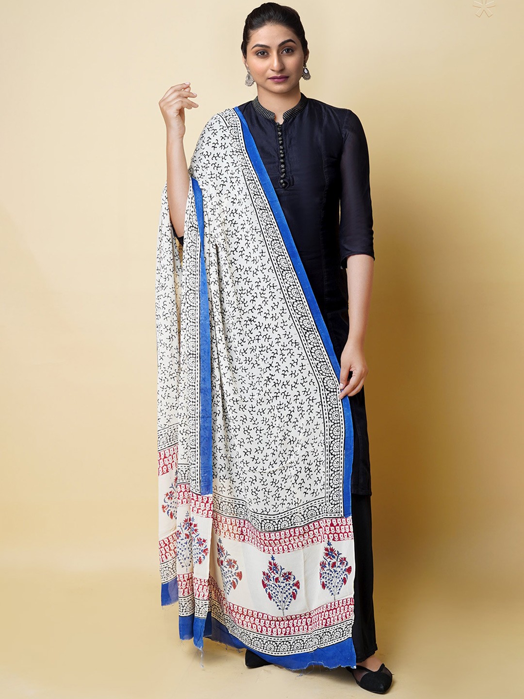 

Unnati Silks Ethnic Motifs Printed Dupatta, White