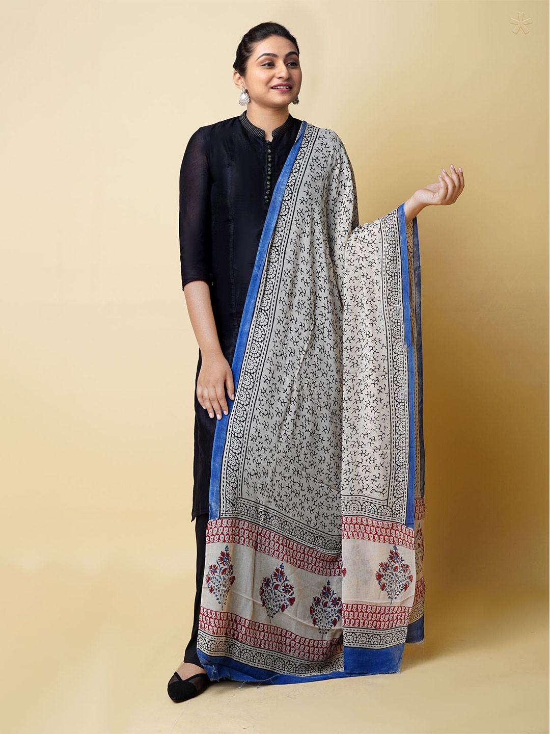 

Unnati Silks Ethnic Motifs Printed Dupatta, White