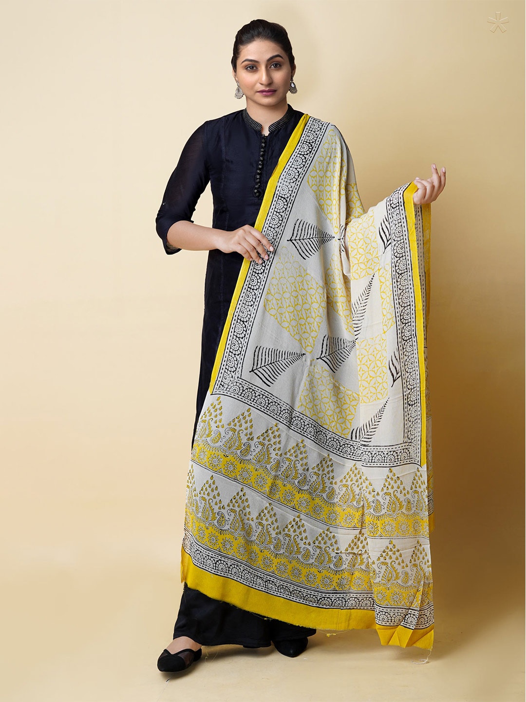

Unnati Silks Ethnic Motifs Printed Dupatta, White