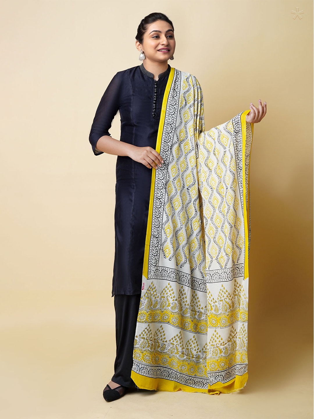 

Unnati Silks Ethnic Motifs Printed Dupatta, White