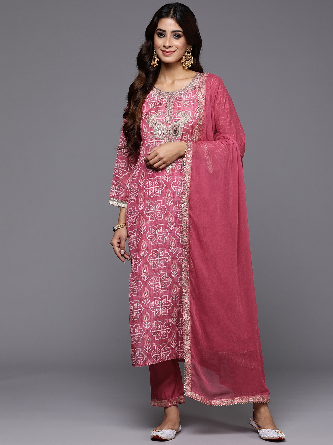 

Indo Era Women Bandhani Printed Regular Thread Work Kurta with Trousers & With Dupatta, Pink