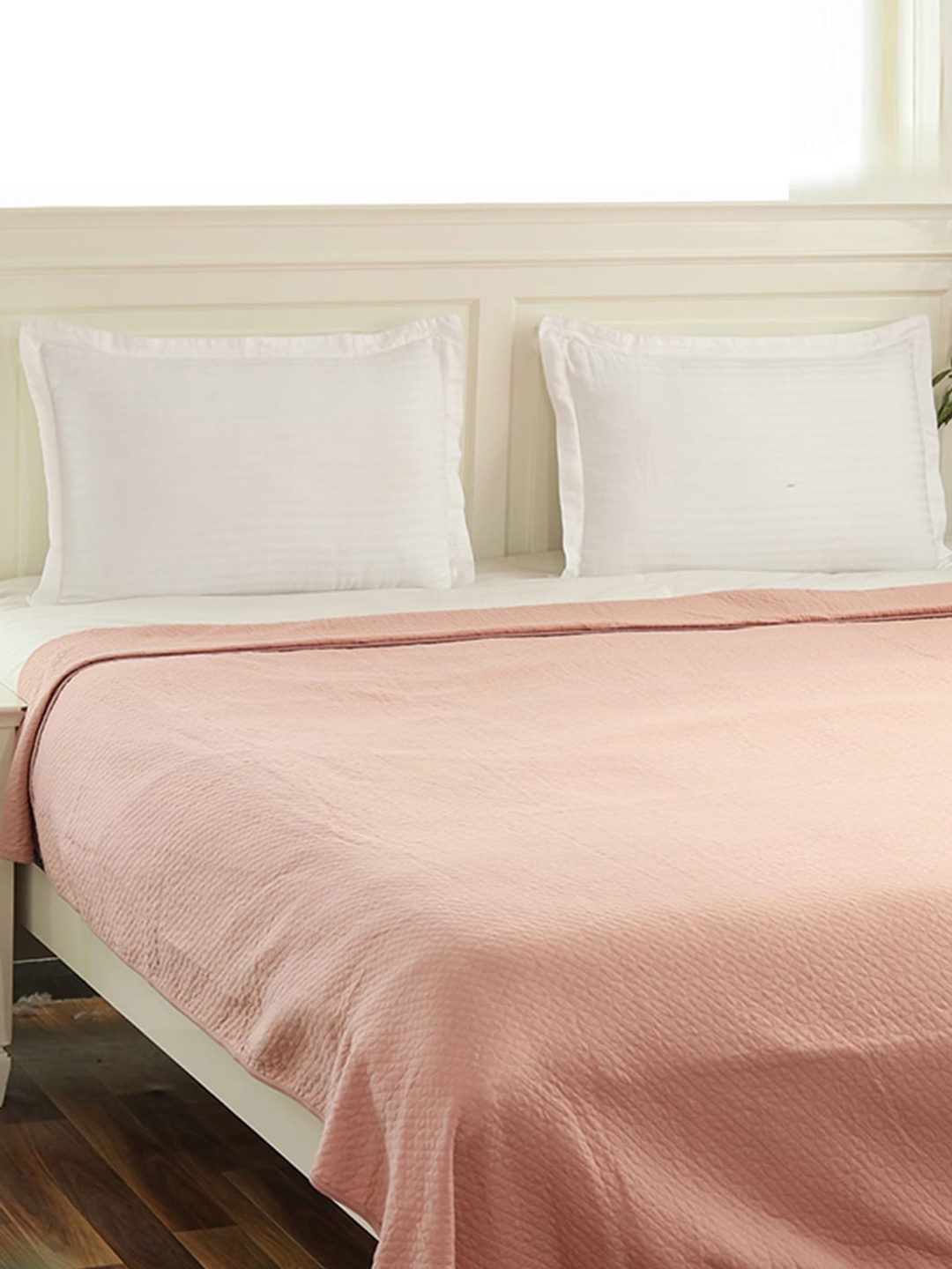 

Pluchi Pink AC Room 350 GSM Double Bed Quilt