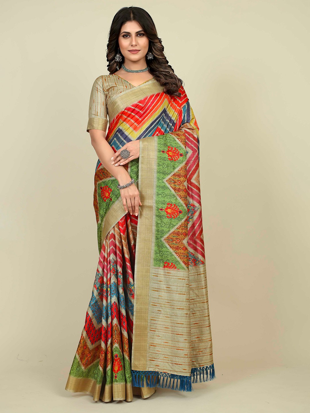 

Mitera Geometric Printed Zari Saree, Green