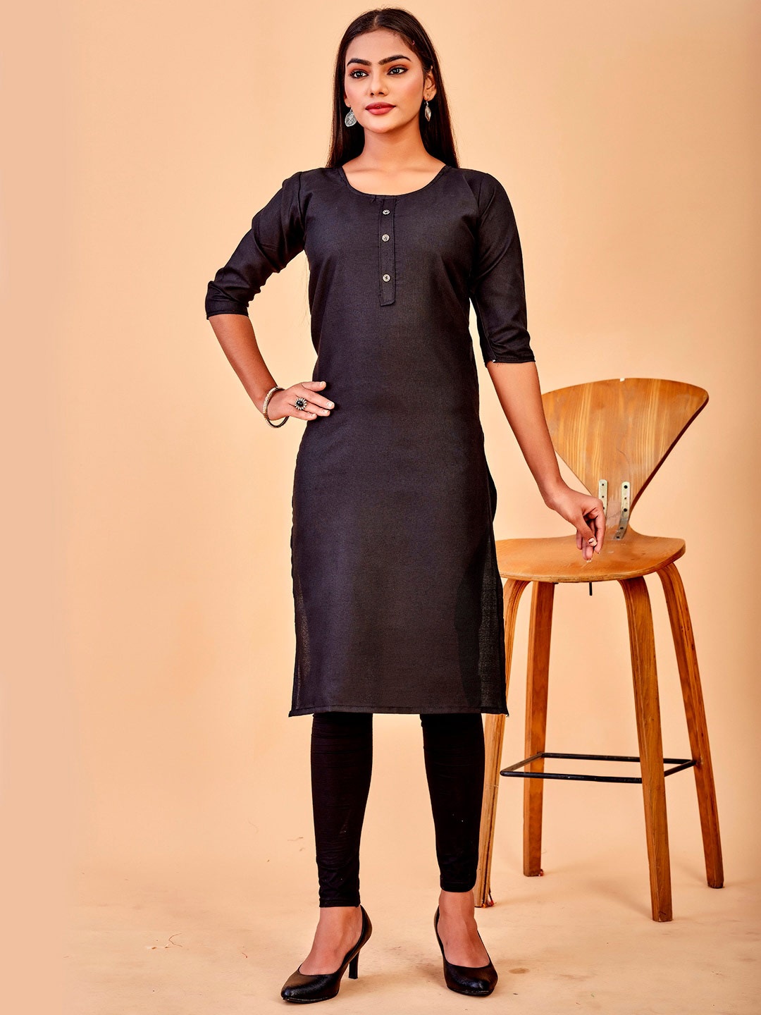 

Anouk Round Neck Cotton Straight Kurta, Black