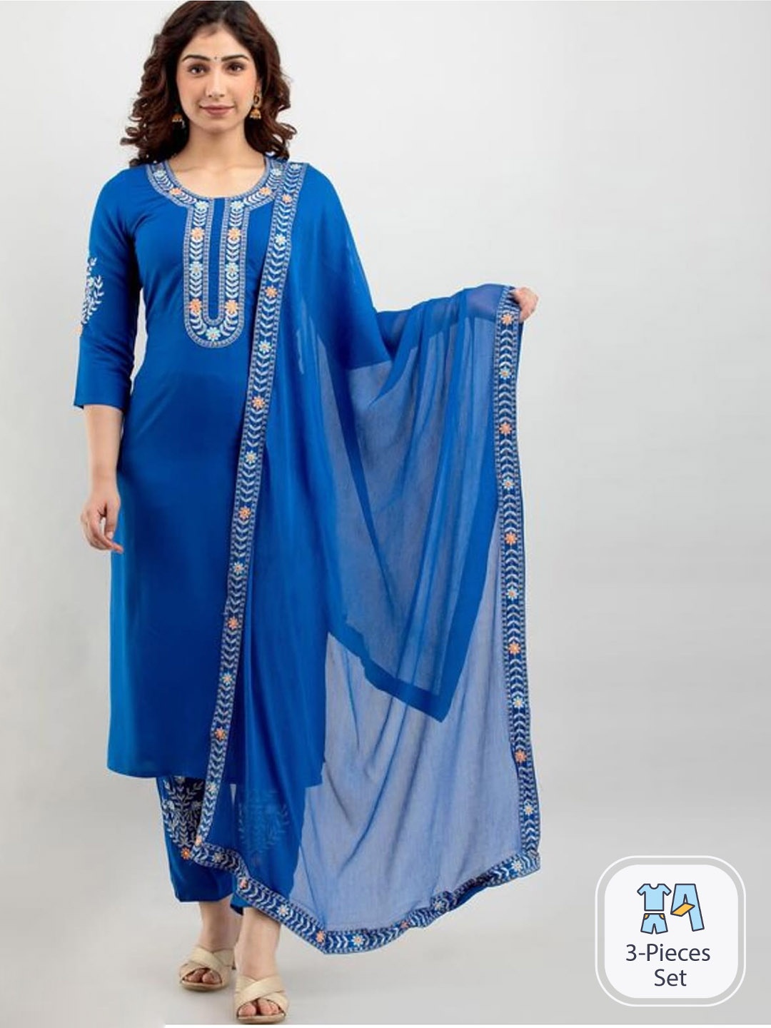 

AAYUMI Floral Embroidered Regular Thread Work Kurta With Trousers & Dupatta, Blue