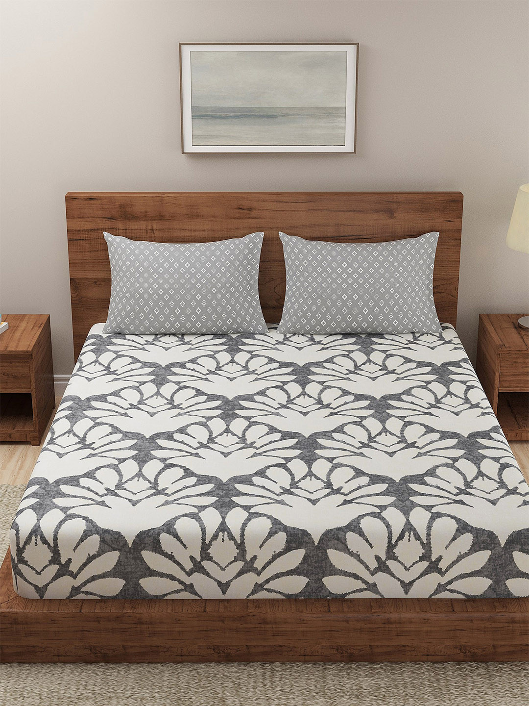 

Dreamscape Grey & White Floral Cotton 140 TC Fitted King Bedsheet With 2 Pillow Covers