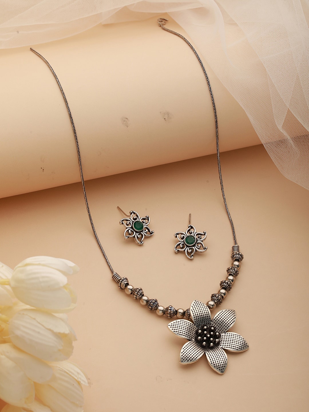 

Anouk Silver-Plated Stones-Studded Oxidized German Silver Floral Jewellery Set