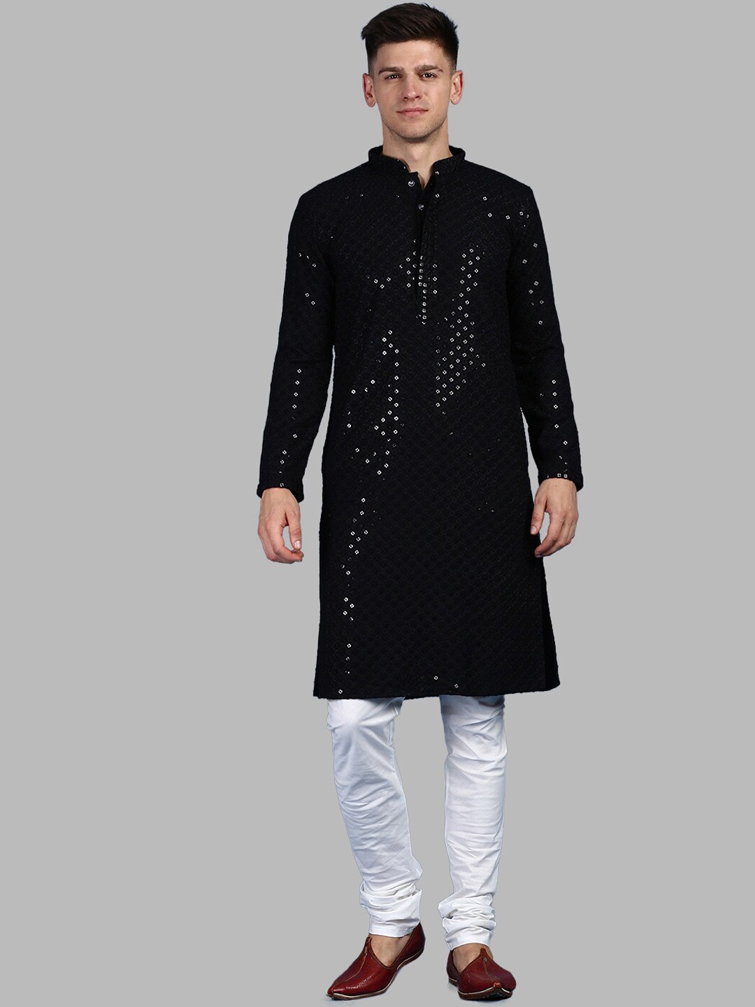 

Sanwara Floral Embroidered Sequinned Straight Kurta With Pyjamas, Black