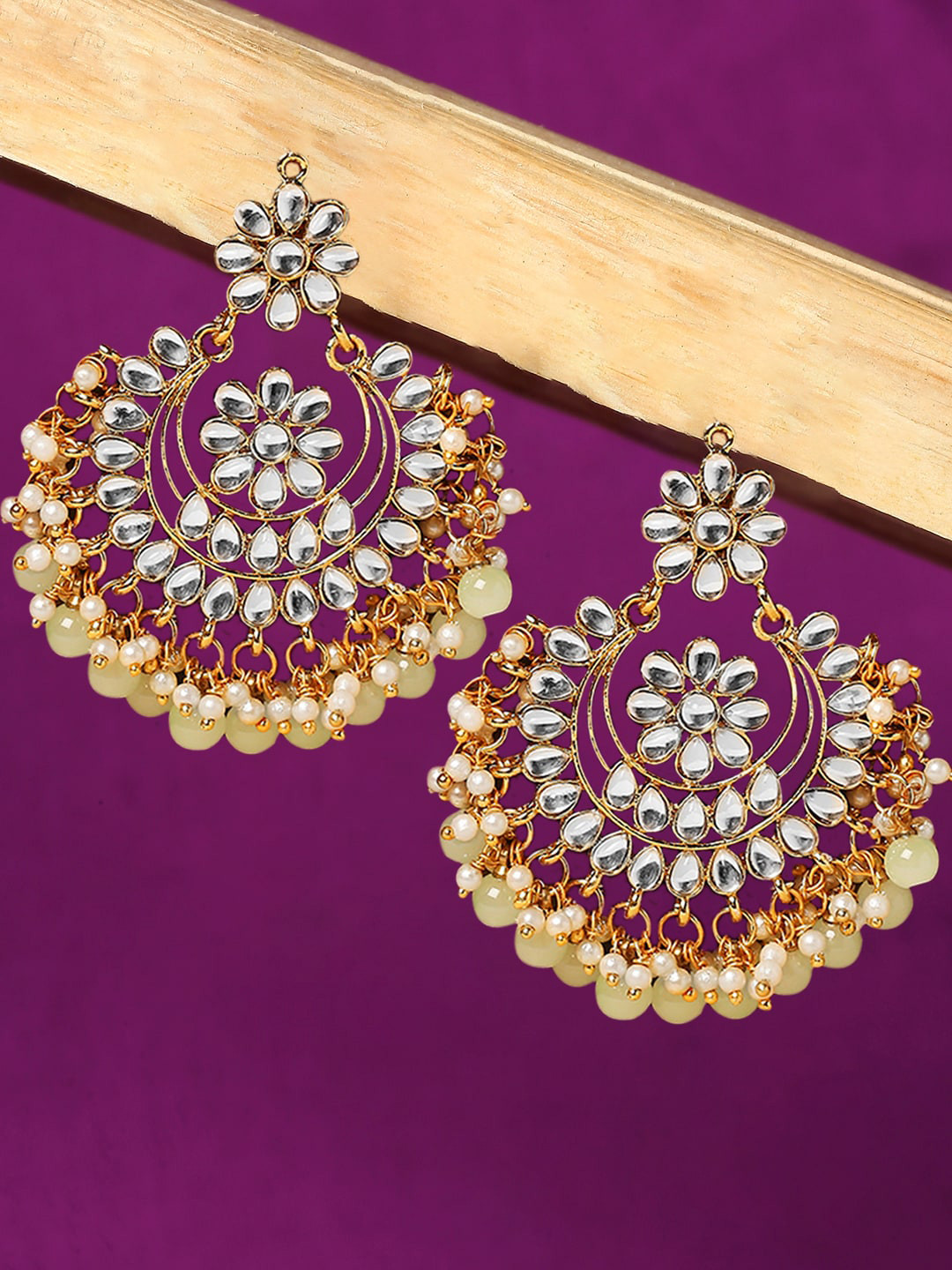 

OOMPH Crescent Shaped Chandbalis, Gold