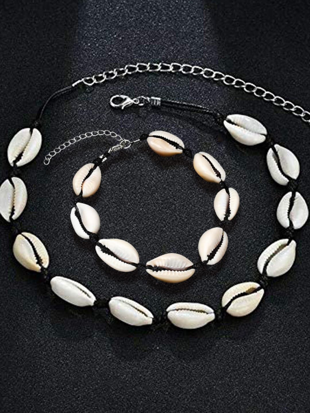 

OOMPH Sea Shell Choker Necklace & Anklet, White