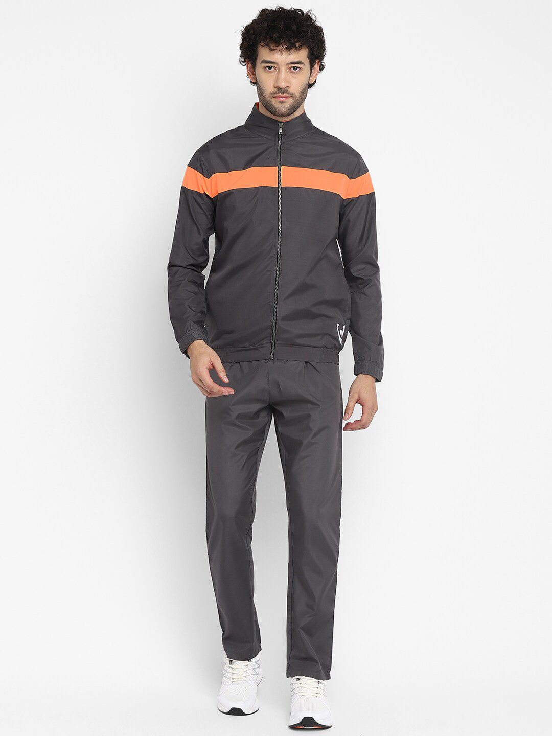 

Yuuki Colorblocked Mock Collar Mid Rise Tracksuit, Grey