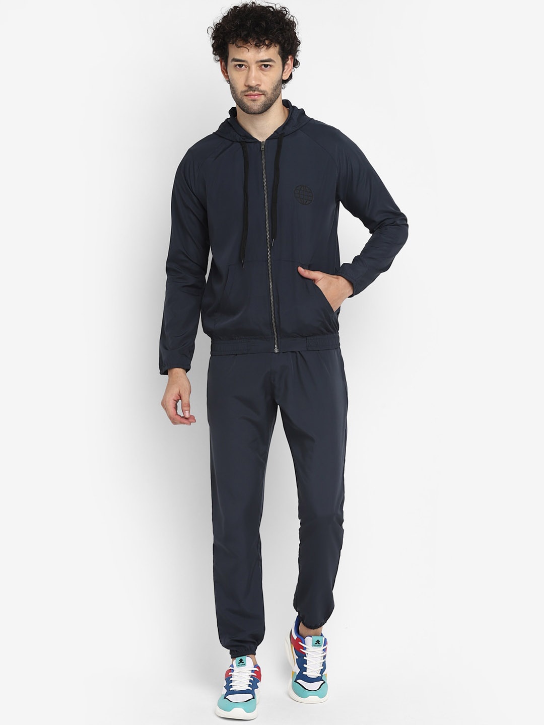 

Yuuki Men Mid-Rise Hooded Jacket & Joggers, Grey