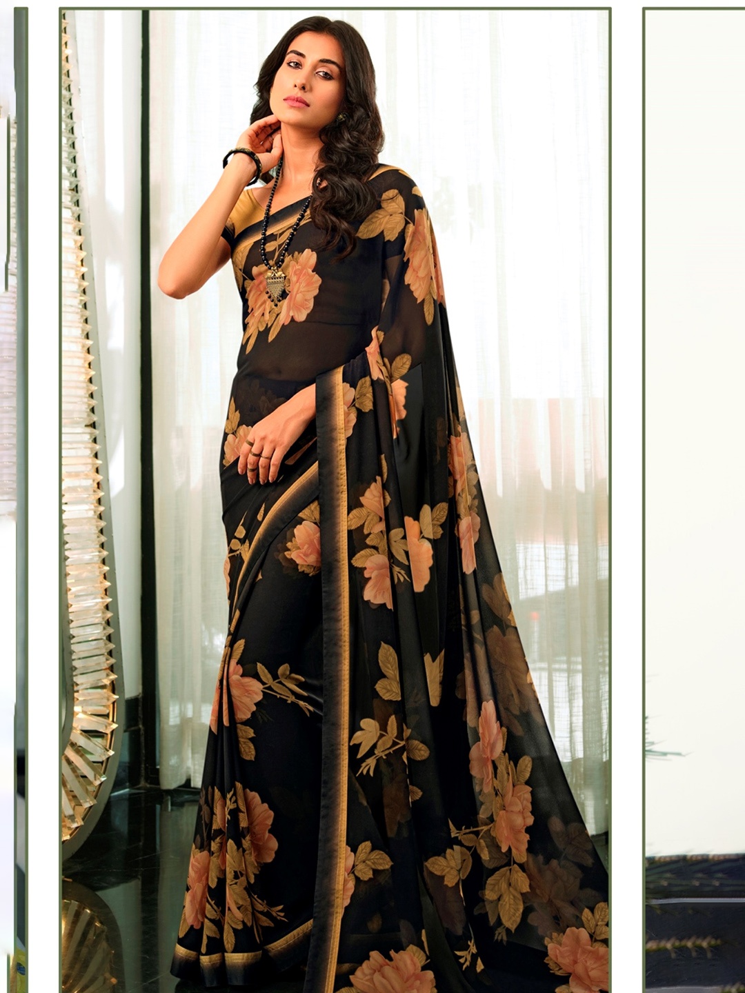 

VAIRAGEE Floral Printed Saree, Black