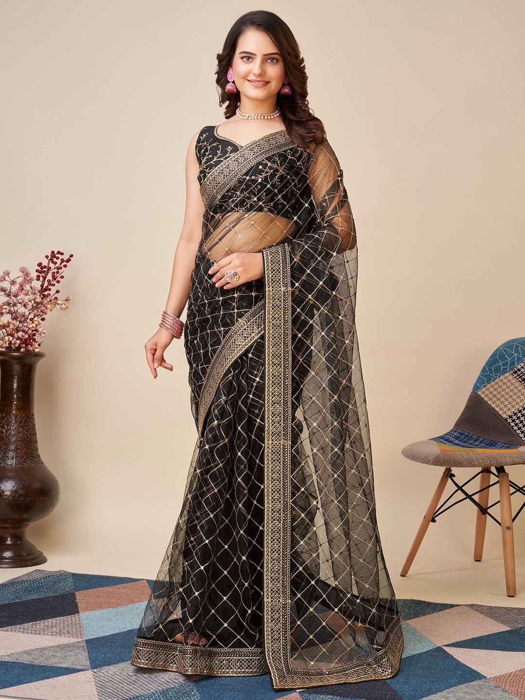 

VAIRAGEE Floral Embroidered Sequinned Net Saree, Black