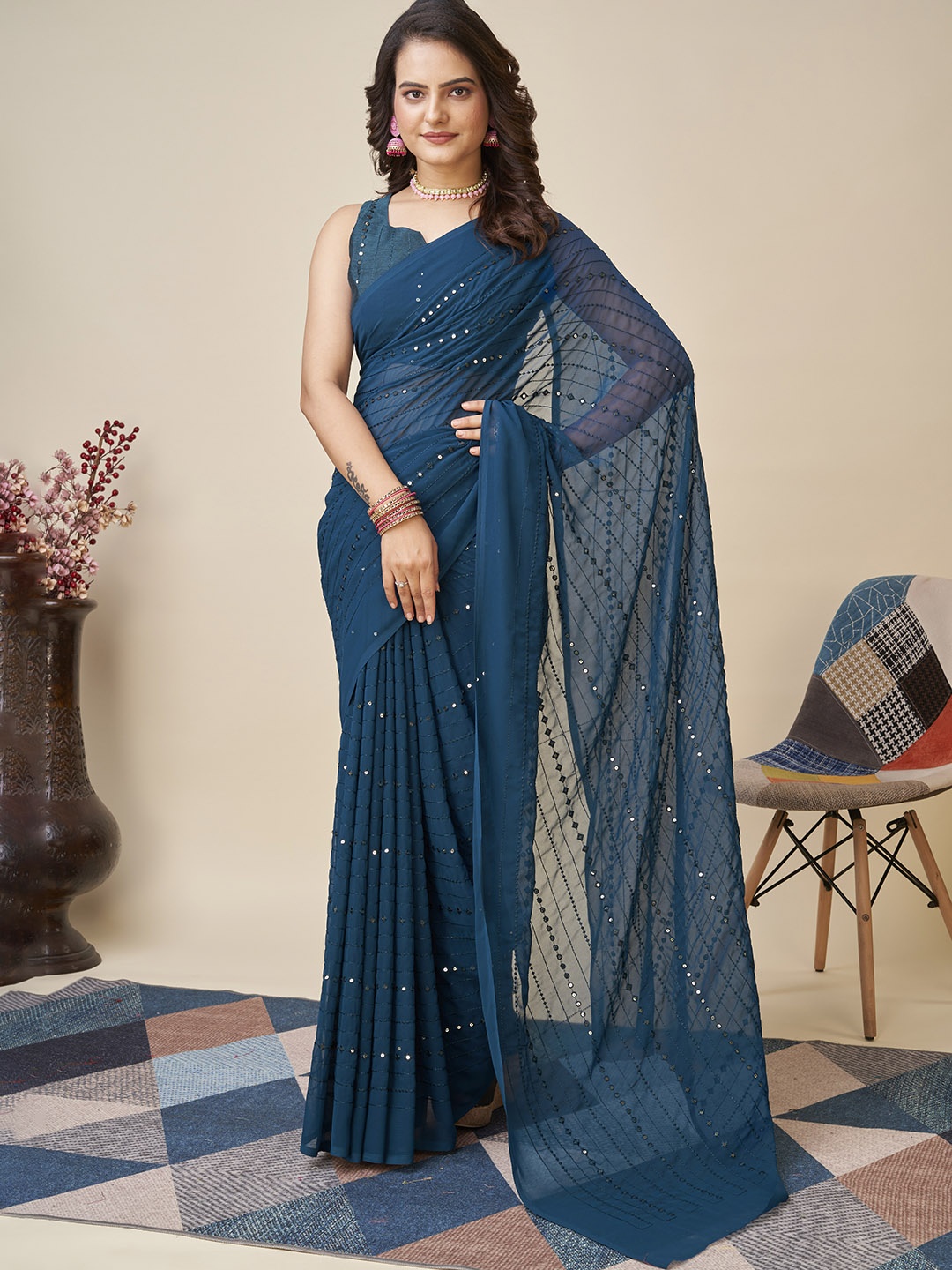 

VAIRAGEE Embellished Mirror Work Saree, Teal