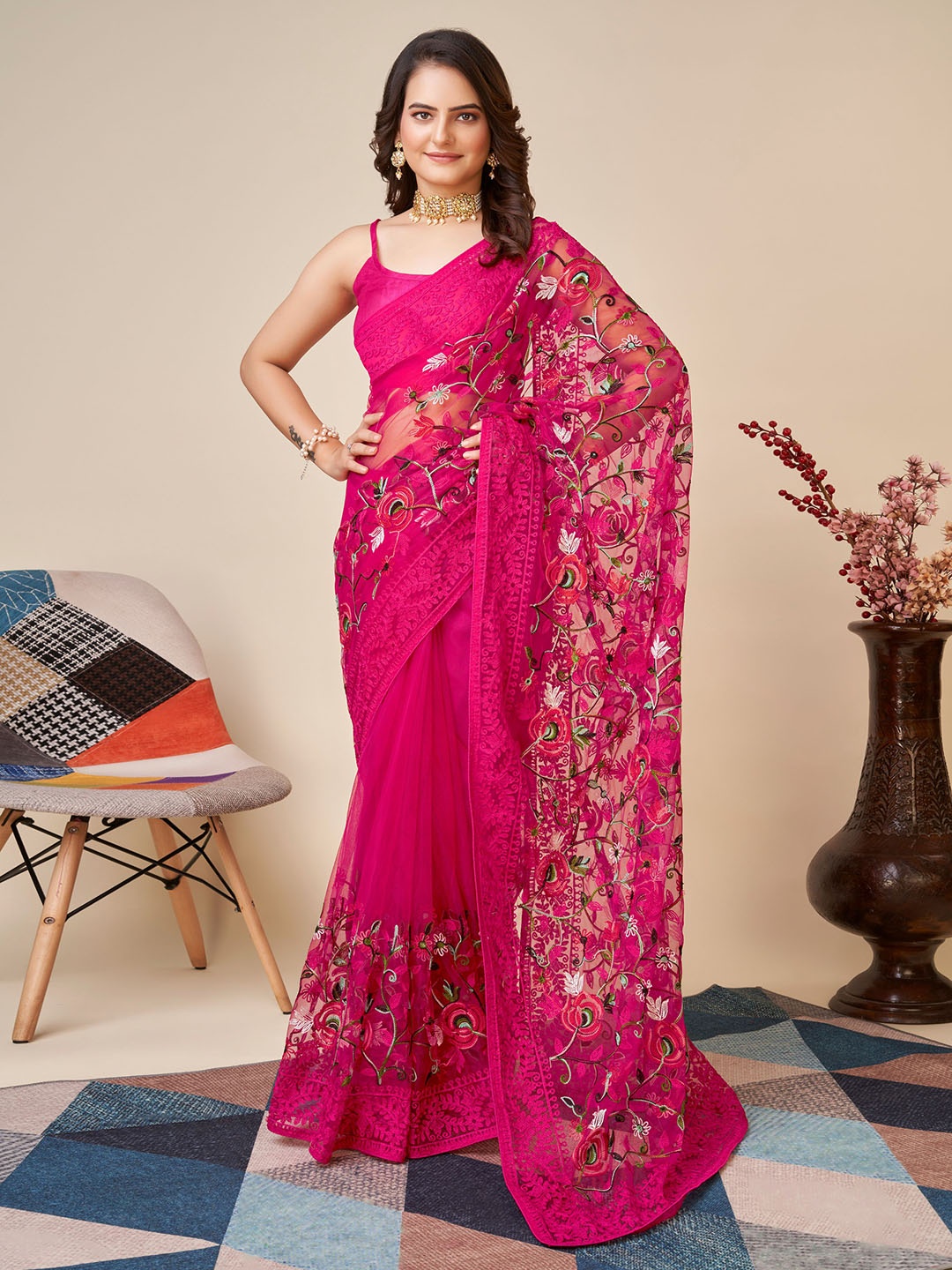 

VAIRAGEE Floral Embroidered Net Saree, Pink