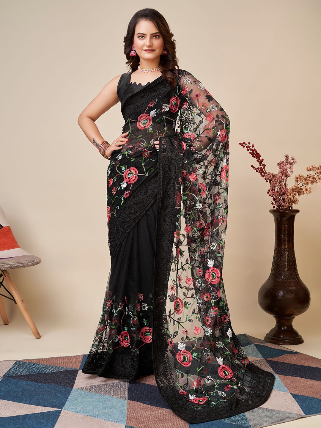 

VAIRAGEE Floral Embroidered Net Saree, Black