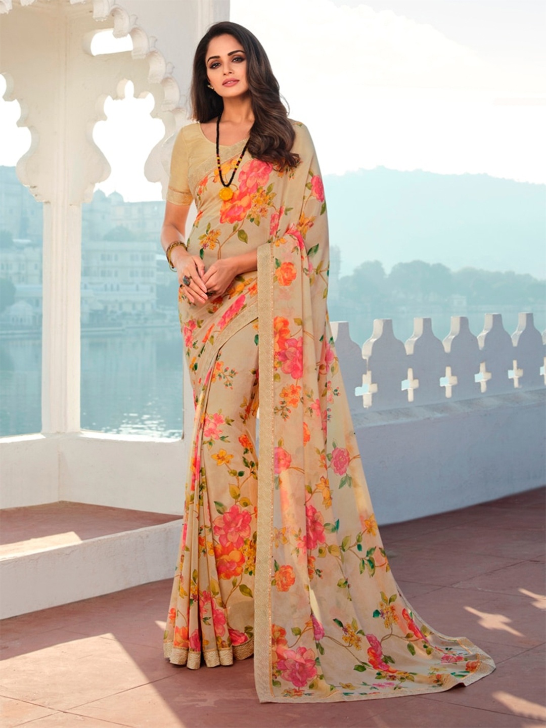 

VAIRAGEE Floral Printed Saree, Cream