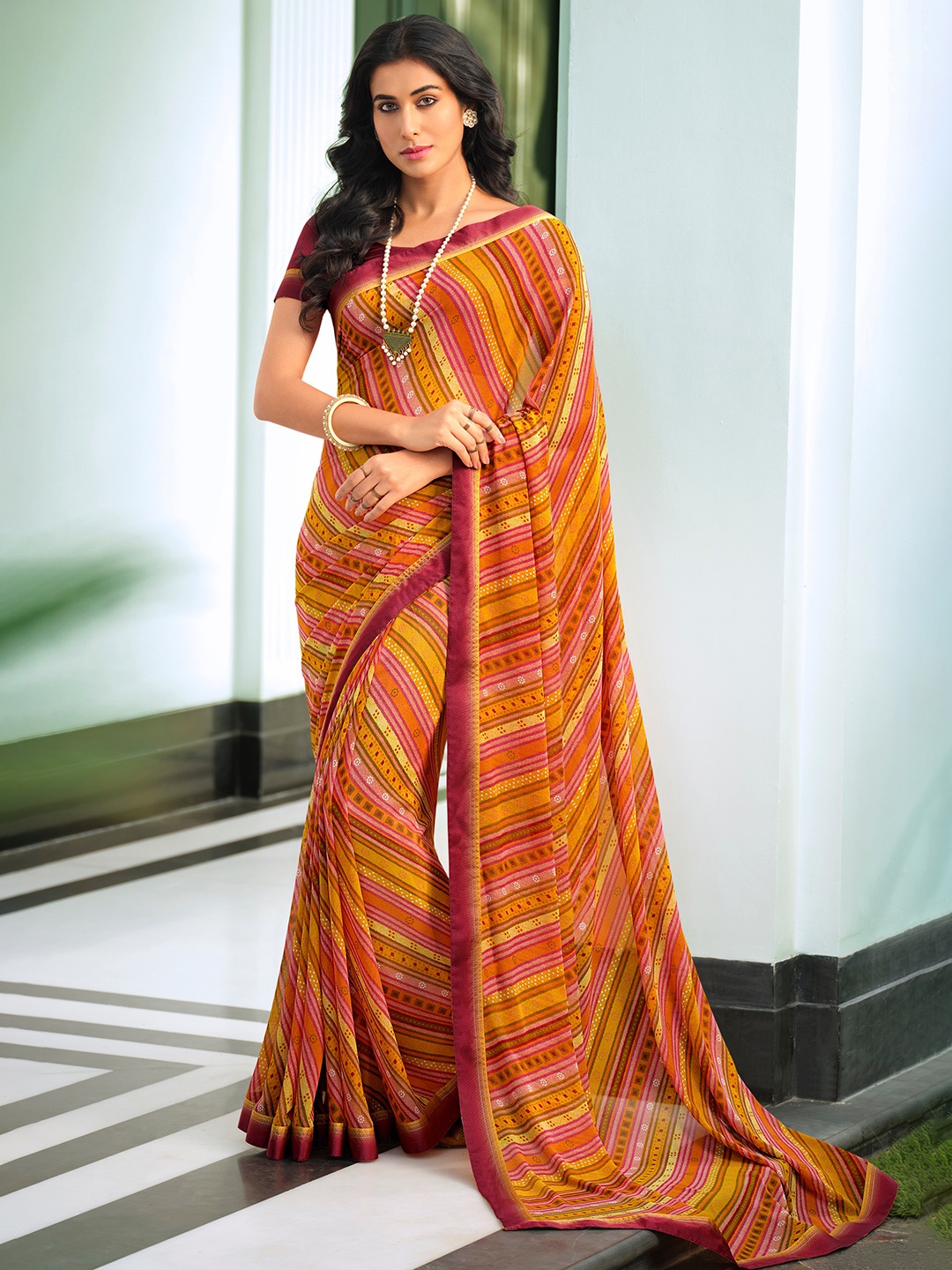 

VAIRAGEE Leheriya Printed Saree, Orange