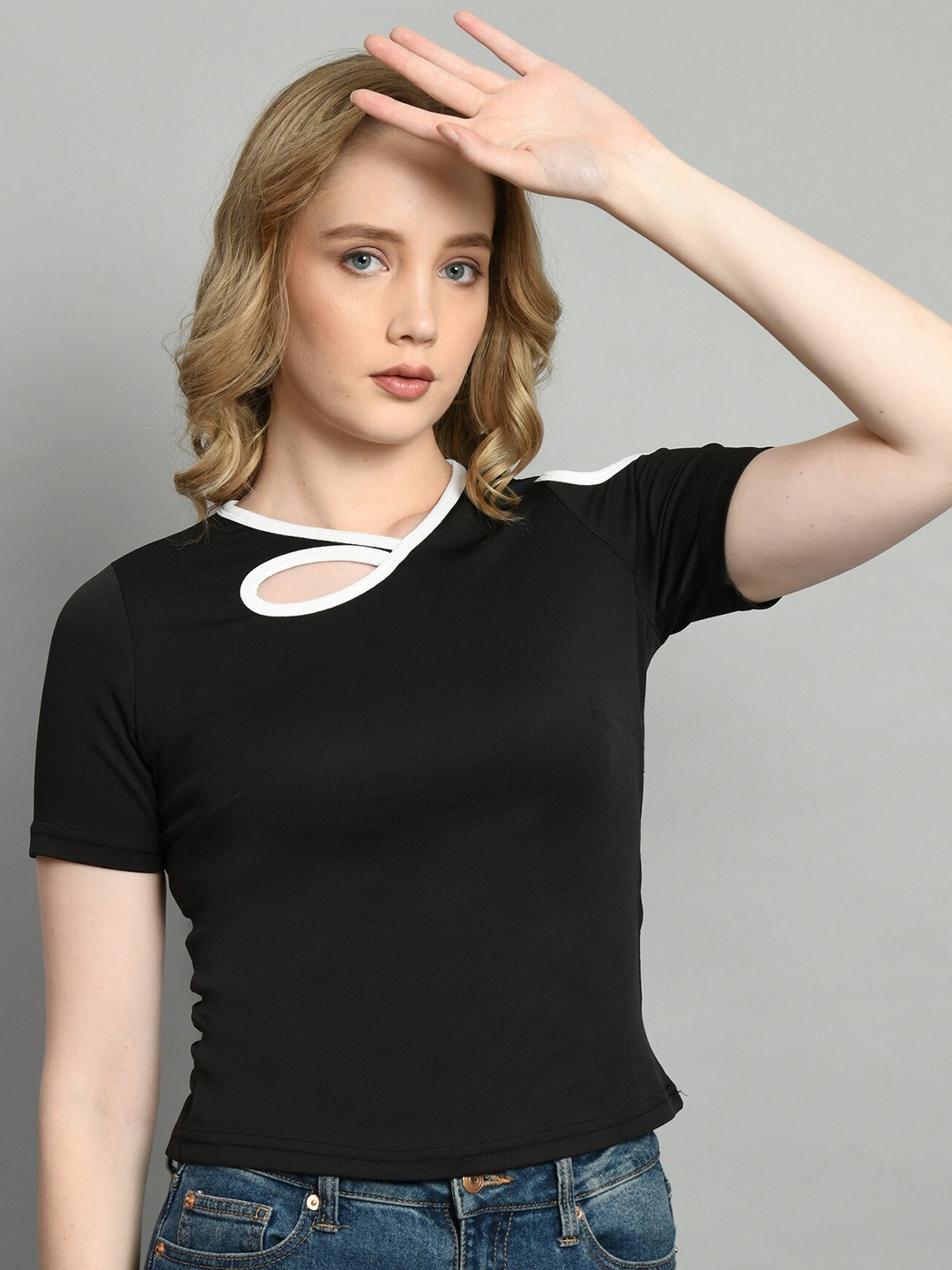 

Moshe Chocker Neck Cut-Out Cold-Shoulder Sleeves Top, Black