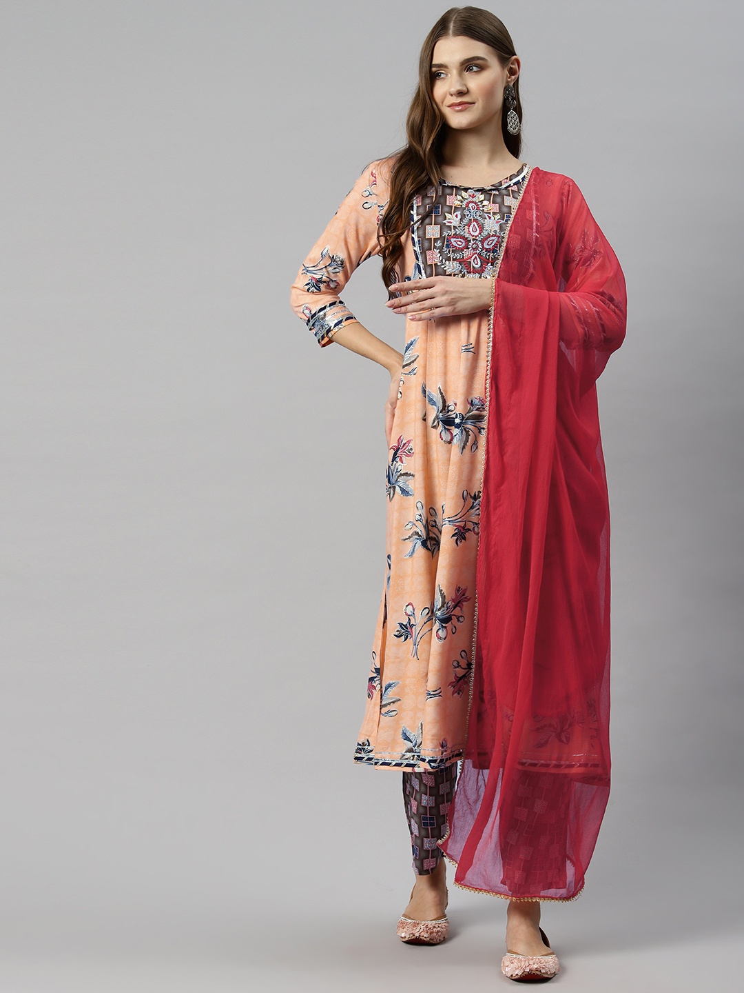 

Readiprint Fashions Women Floral Printed Gotta Patti Kurta with Trousers & With Dupatta, Peach