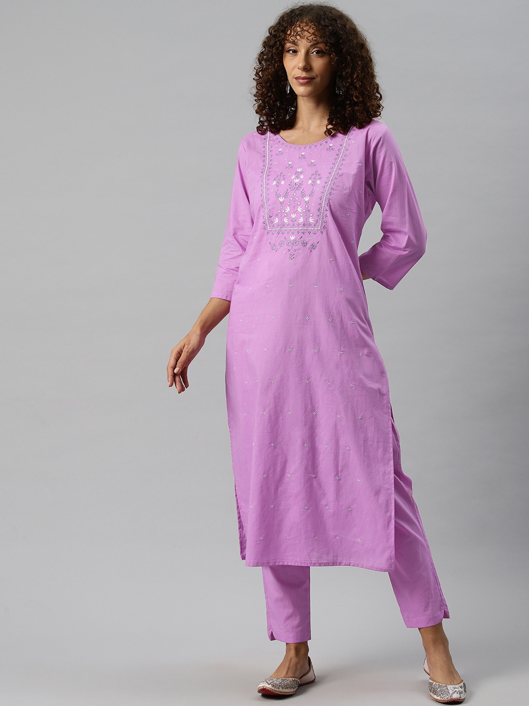 

Readiprint Fashions Women Floral Embroidered Thread Work Pure Cotton Kurta with Trousers, Purple