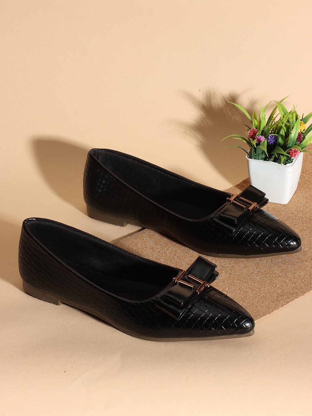 

TWIN TOES Textured Bow Detail Ballerinas, Black