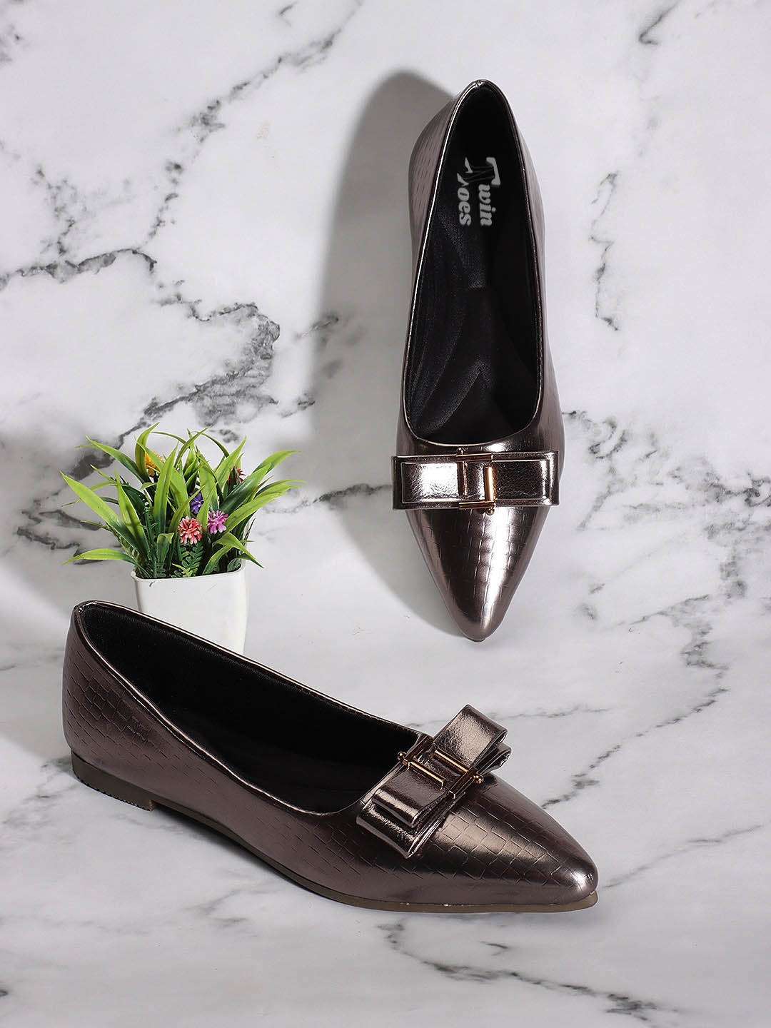 

TWIN TOES Textured Bow Detail Ballerinas, Metallic