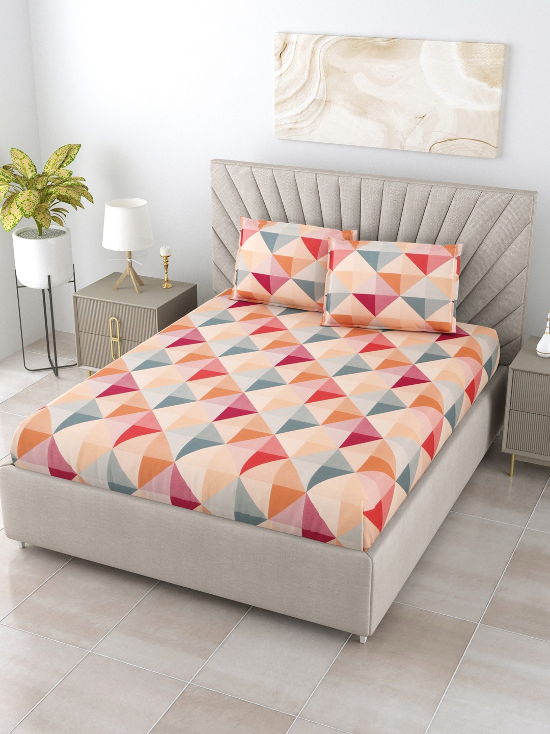 

BOMBAY DYEING Brown & Pink Geometric 104 TC Queen Bedsheet With 2 Pillow Covers
