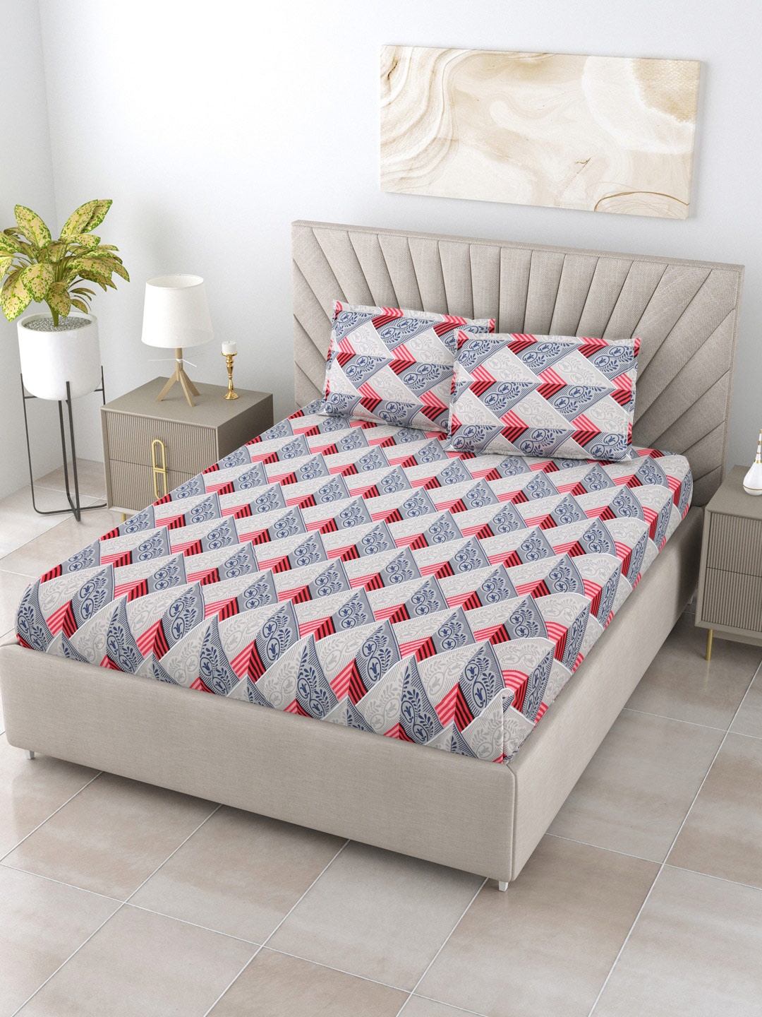 

BOMBAY DYEING Red & Grey Geometric 104 TC Queen Bedsheet with 2 Pillow Covers