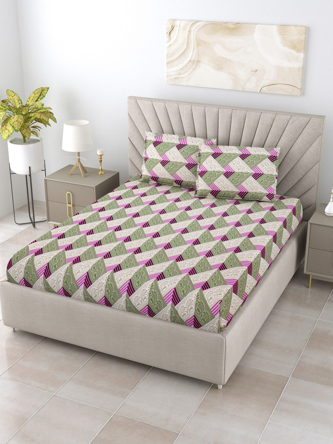 

BOMBAY DYEING Purple & Green Ethnic Motifs 104 TC Queen Bedsheet with 2 Pillow Covers